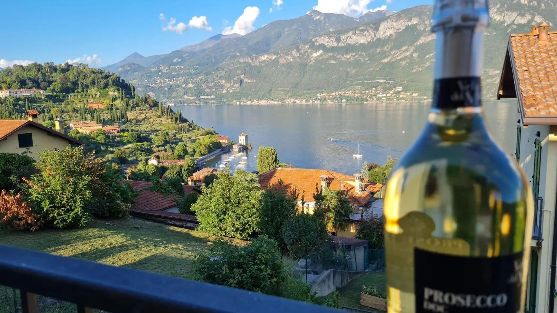 Ama Homes - Balcony Lakeview Bellagio
