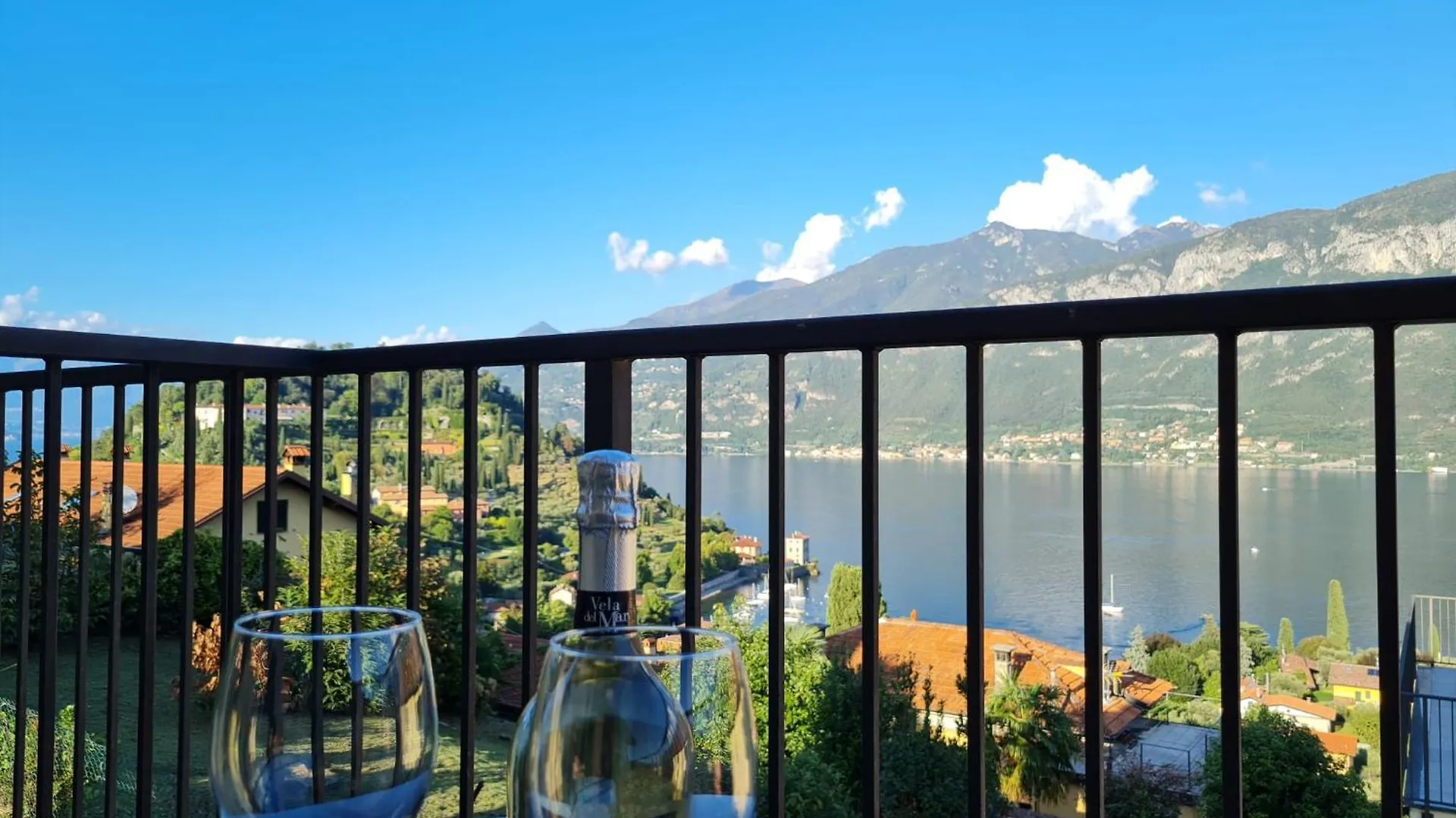 Ama Homes - Balcony Lakeview Bellagio Appartement