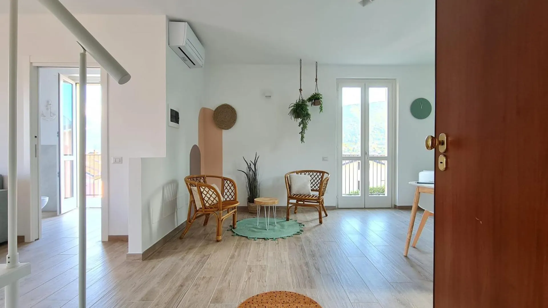 Ama Homes - Balcony Lakeview Bellagio Appartement
